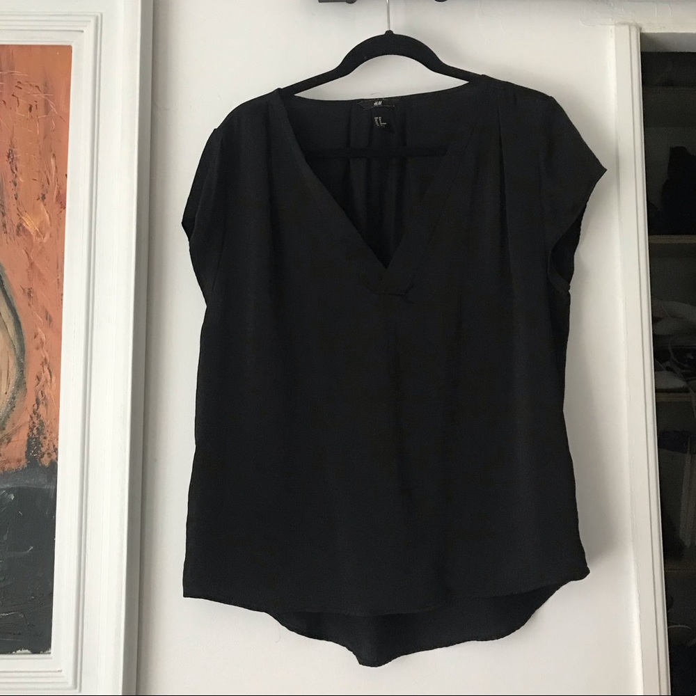 Silk flowy black chemisier